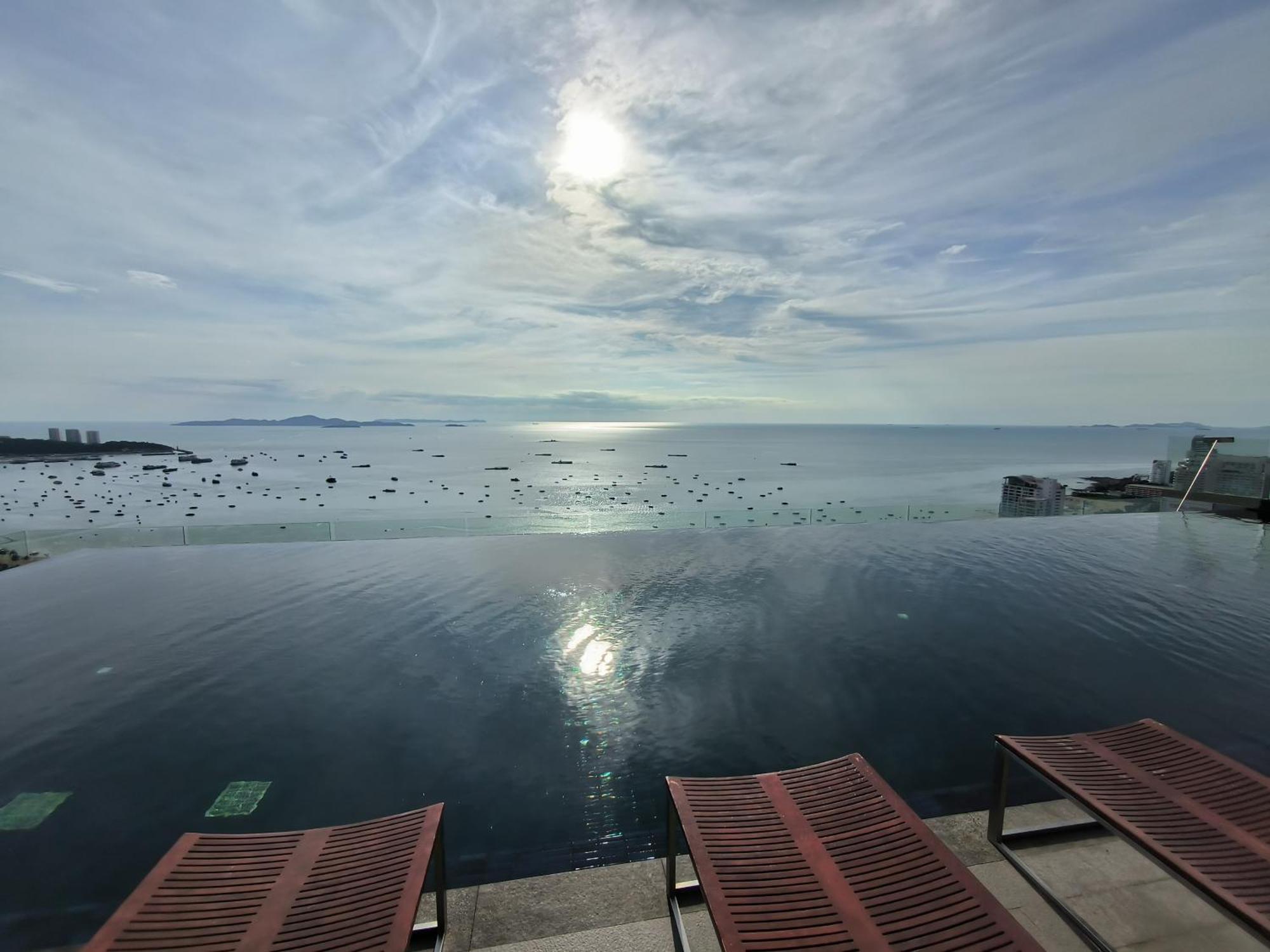 Centric Sea Pattaya Bed & Breakfast Dış mekan fotoğraf